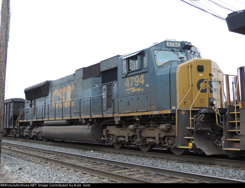 CSX 4794 on C619